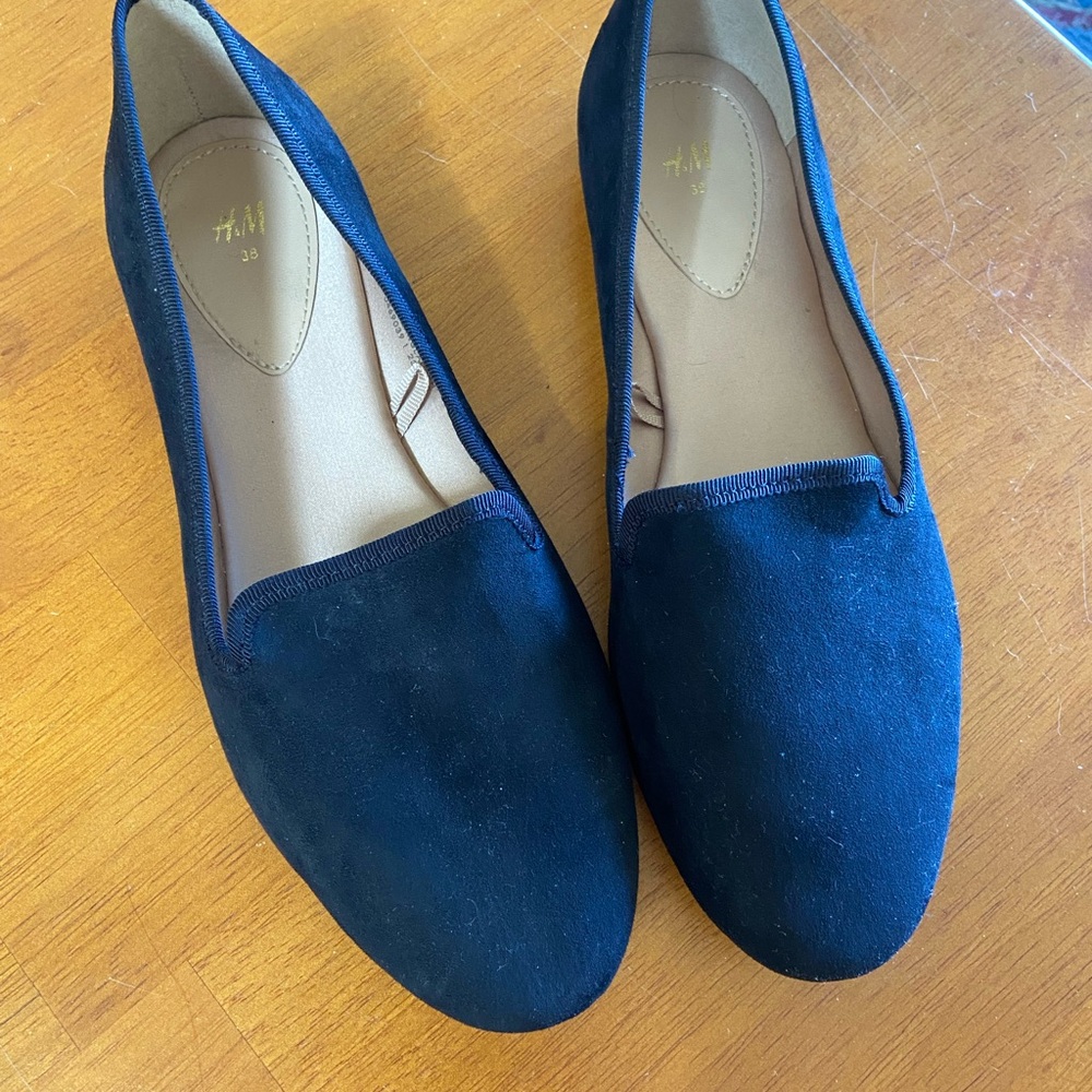 H&M Women's Black Suede Slip-On Flats